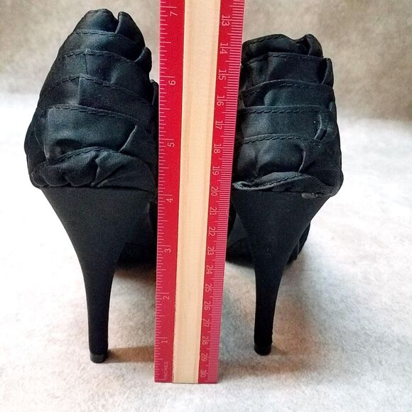 Lulu Townsend Womens Gloria Size 7.5 Black Slip On Peep Toe Floral Heel - Picture 5 of 10